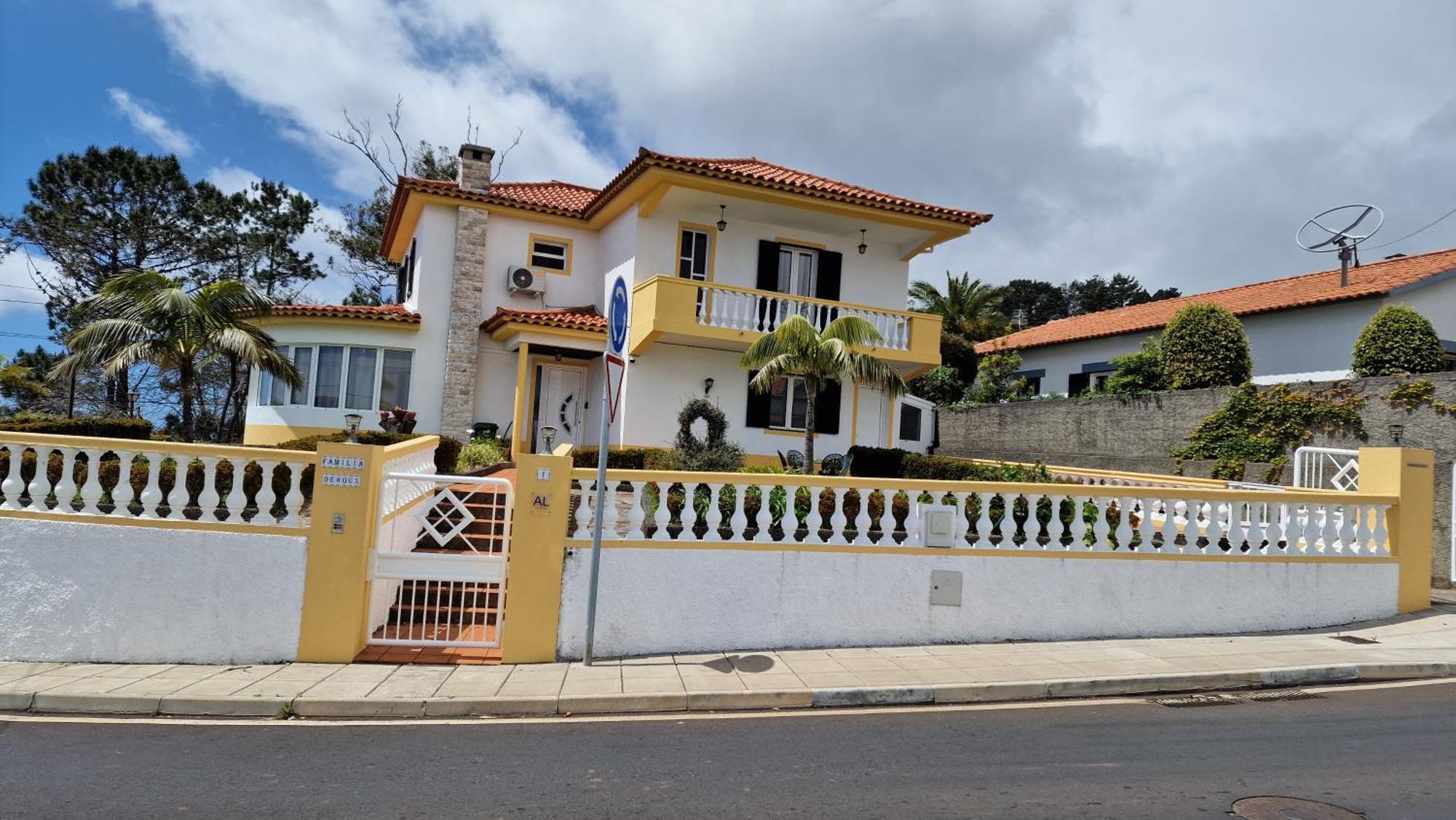 Apartment Familia Dehoux Camacha (Madeira)